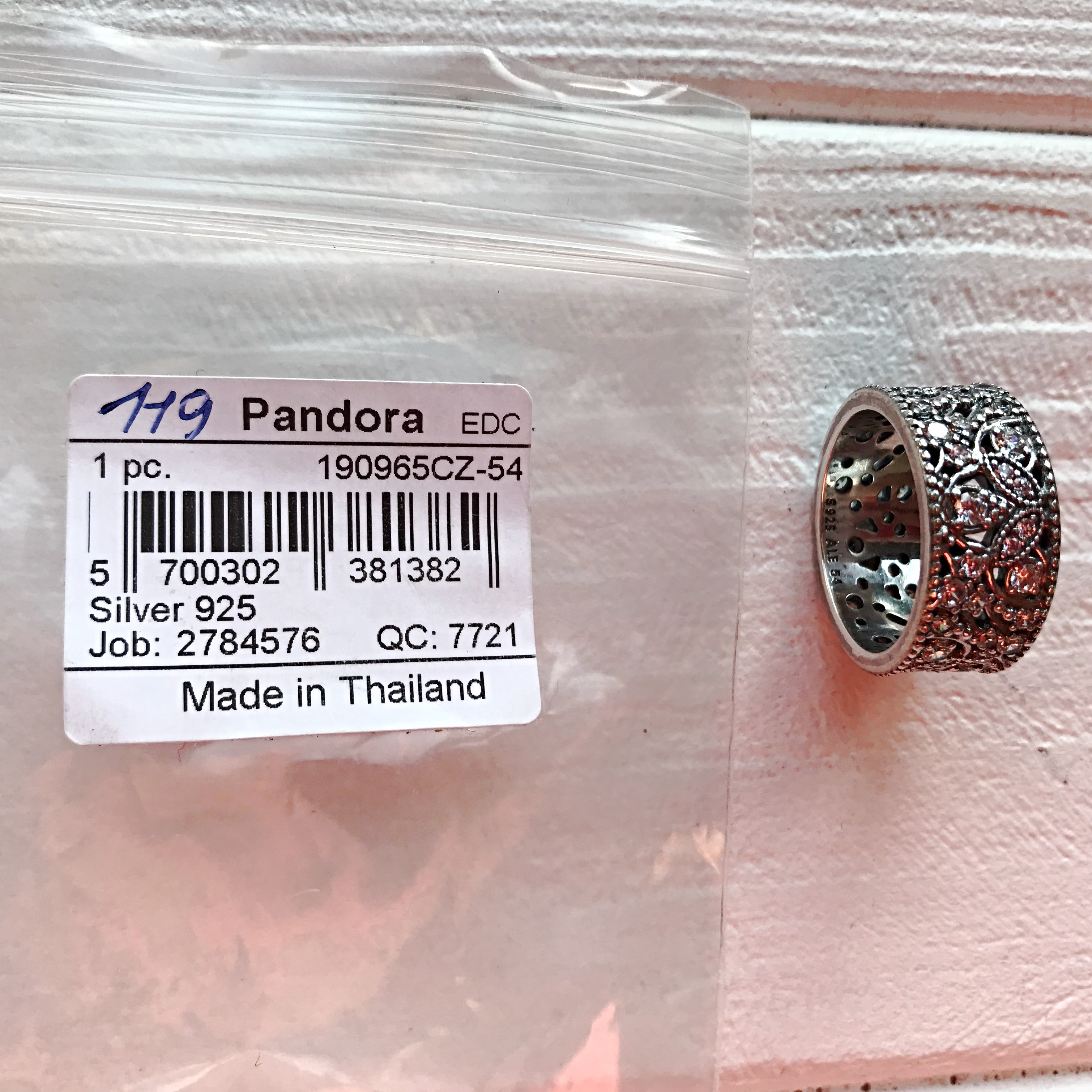 Кольцо Переливающиеся листья Pandora 190965CZ-54 image 0