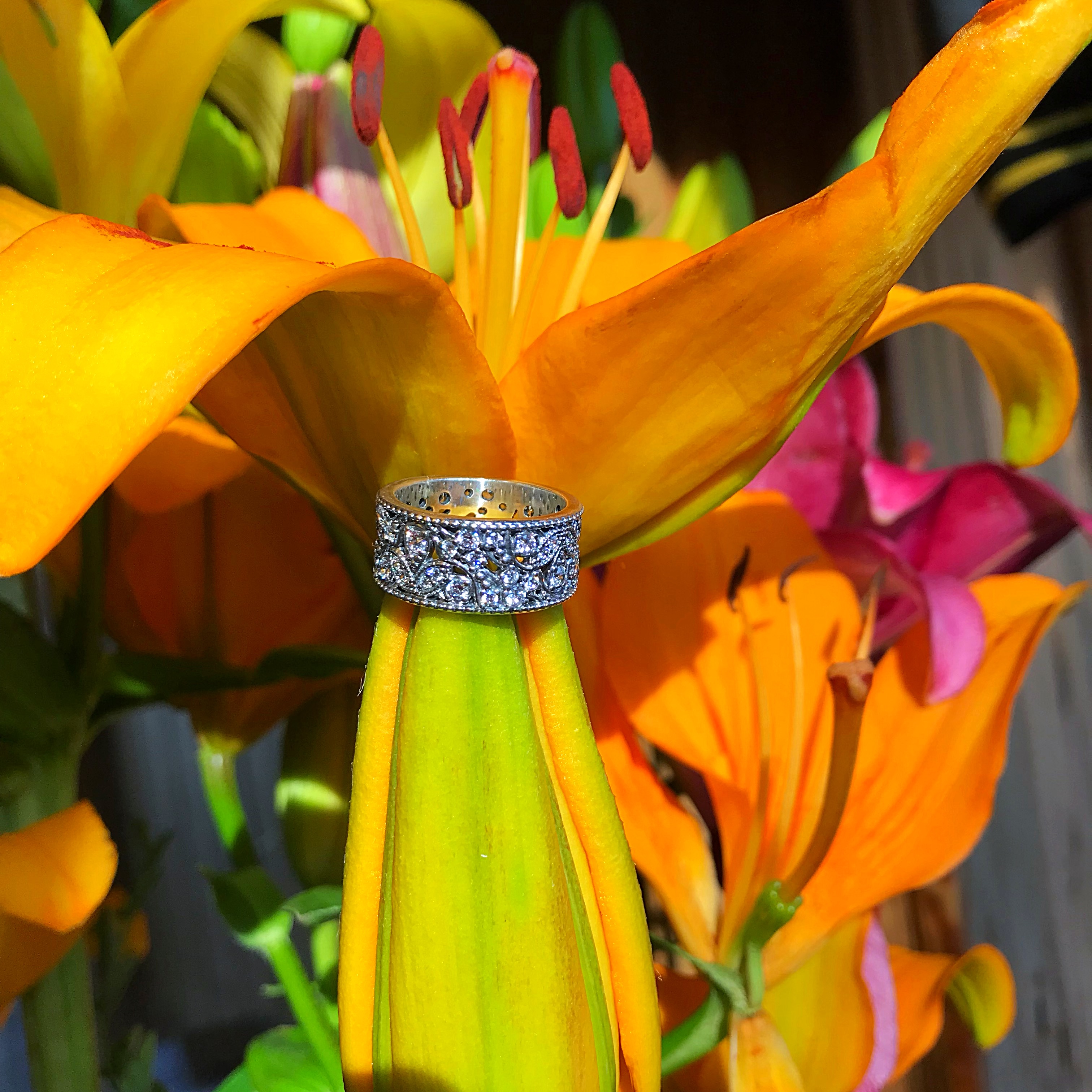 Кольцо Переливающиеся листья Pandora 190965CZ-54 image 0