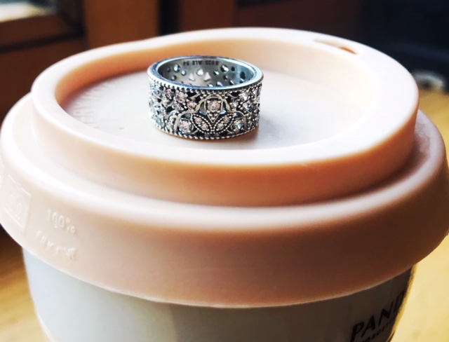 Кольцо Переливающиеся листья Pandora 190965CZ-54 image 0