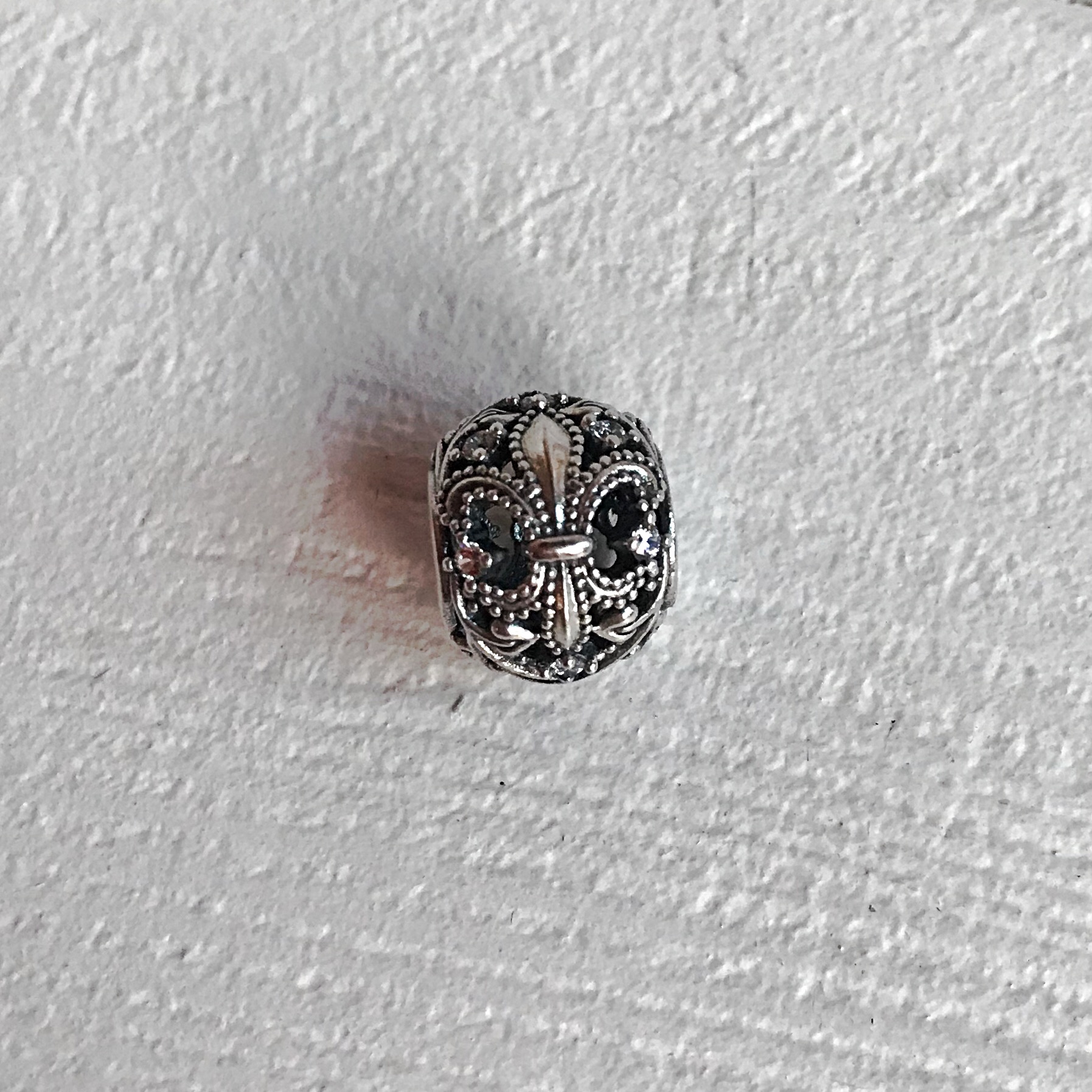 Шарм Геральдическая лилия 791378 Pandora image 0