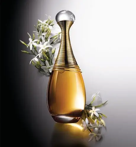 J'Adore Eau De Parfum Dior image 0