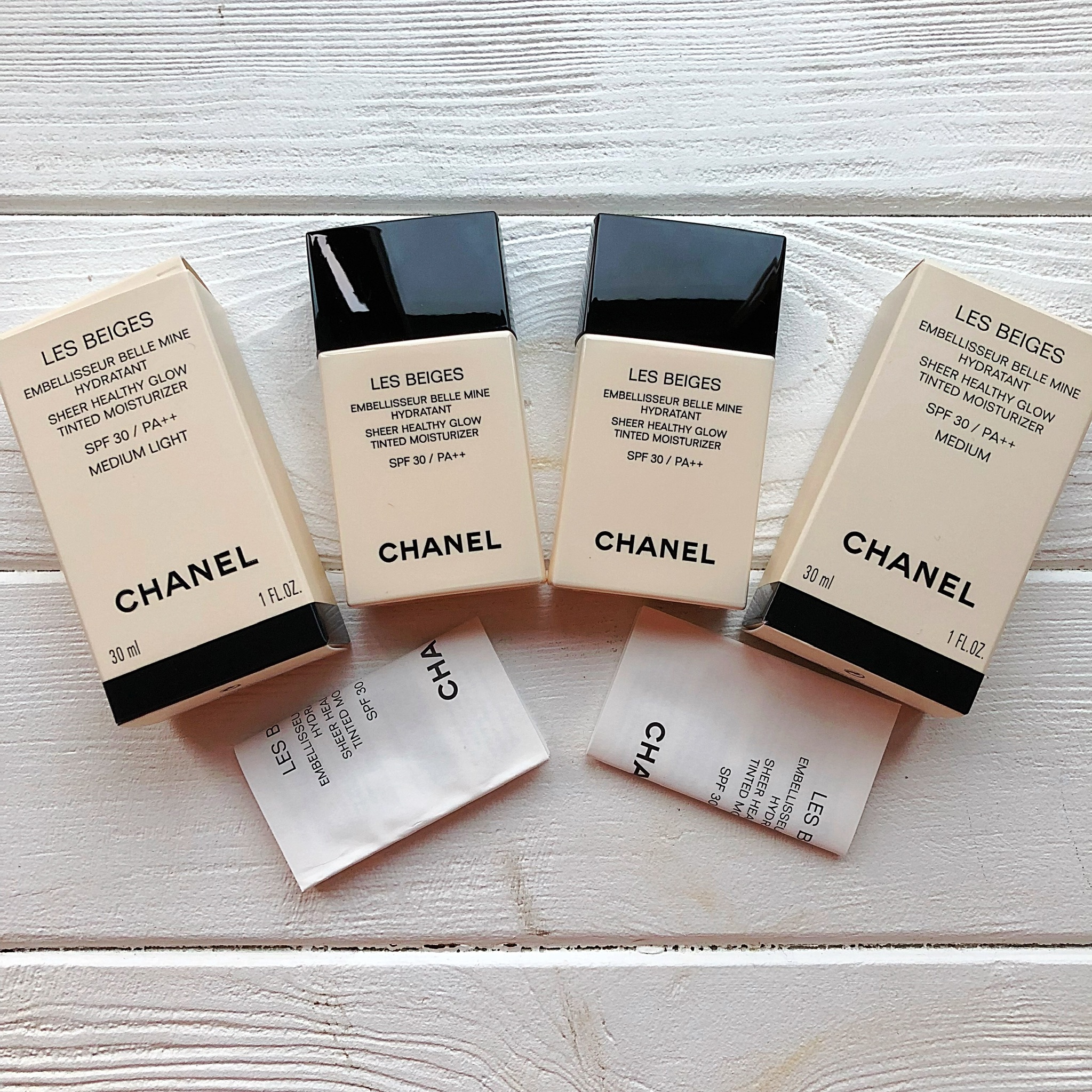 Увлажняющий оттеночный флюид SPF30 Les Beiges Sheer Healthy Glow Tinted Moisturizer image 0