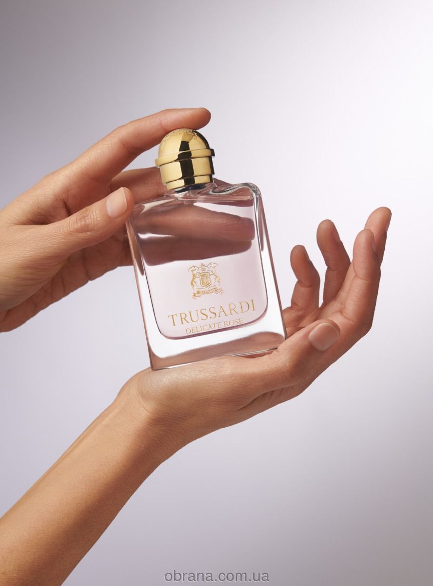 Delicate Rose Trussardi image 0
