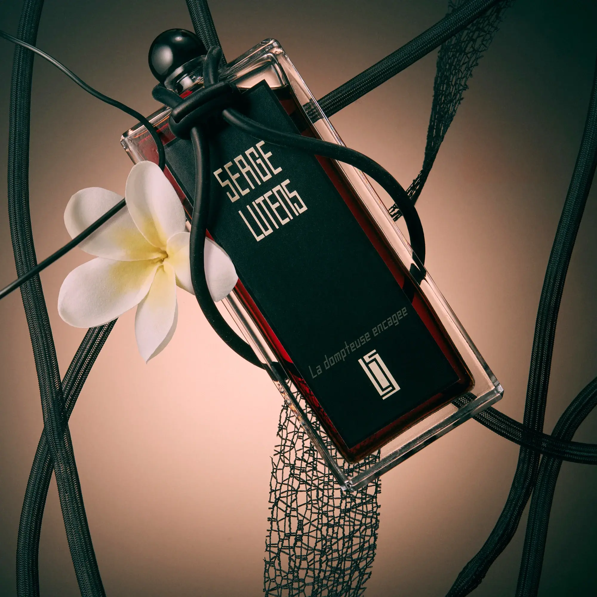 La Dompteuse Encagée Serge Lutens image 0